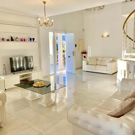 Lissa Luxe Villa