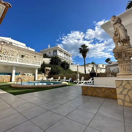 Lissa Luxe Villa Fuengirola